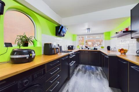 10 Brompton Close, Aylesbury, HP19 9JY