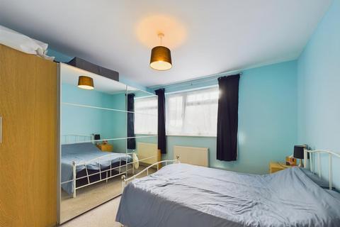 10 Brompton Close, Aylesbury, HP19 9JY