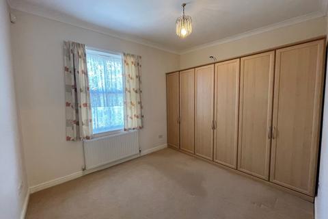 2 bedroom flat to rent, High Street, Boston Spa, Wetherby, West Yorkshire, LS23