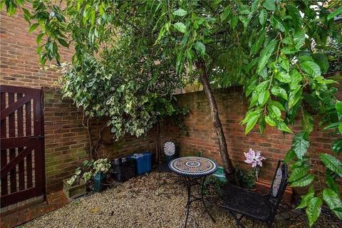 40c Lancaster Park, Richmond, TW10 6AD