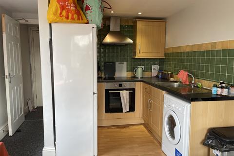 2 bedroom flat to rent, Derby Road, Manchester M14