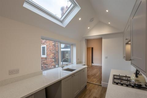 2 bedroom flat for sale, Grosvenor Gardens, Jesmond Vale, Newcastle upon Tyne