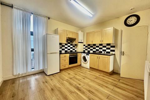 1 bedroom flat to rent, Caxton Road, SW19