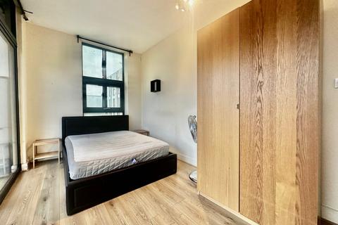 1 bedroom flat to rent, Caxton Road, SW19