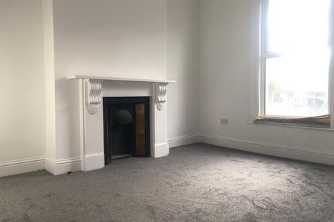 2 bedroom flat to rent, Northdown Road, Margate, CT9