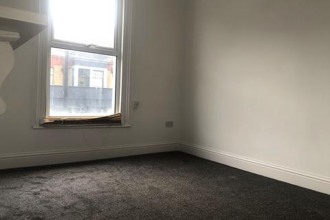 2 bedroom flat to rent, Northdown Road, Margate, CT9