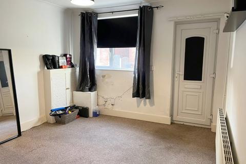 2 bedroom terraced house to rent, Roberts Street, Ilkeston, Derbyshire, DE7