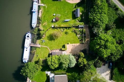 Marine property for sale, Spade Oak Reach, Cookham, SL6