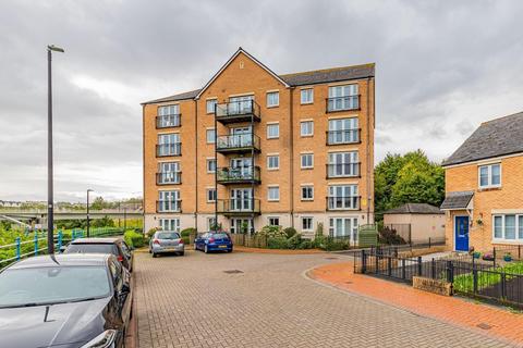 2 bedroom apartment to rent, River Walk, Penarth