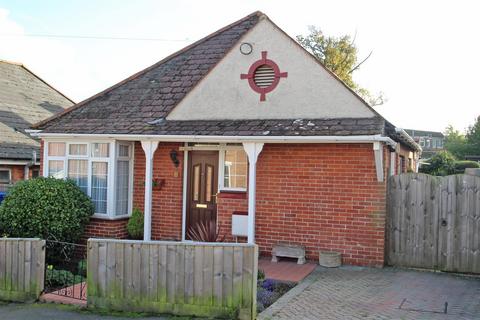 3 bedroom detached bungalow for sale, Kings Road, Binstead