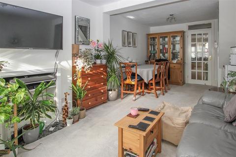 2 bedroom terraced house for sale, Great Eastern Road, Brentwood