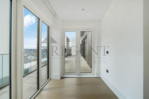 4 bedroom apartment to rent, Lincoln Apartments, Fountain Park Way, W12