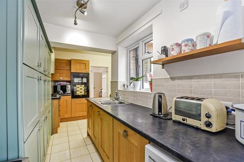 3 bedroom terraced house to rent, Uffington Road, Barnack, Stamford