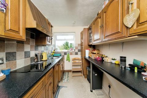 2 bedroom flat for sale, Ocklynge Avenue, Eastbourne BN21