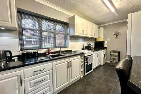 3 bedroom semi-detached house for sale, Wallace Road, Bilston WV14