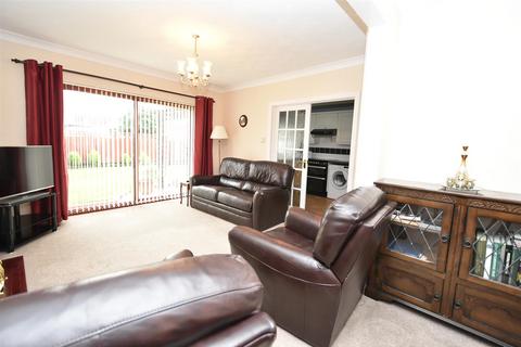 3 bedroom detached bungalow for sale, Barbara Avenue, Canvey Island SS8