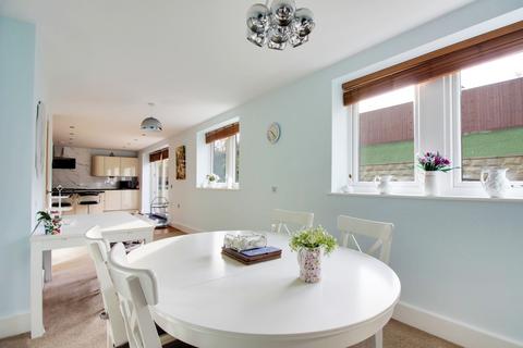 5 Caldene Croft, Mytholmroyd, Hebden Bridge, HX7 5AE