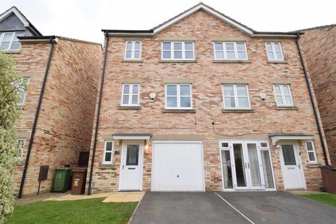 4 bedroom semi-detached house to rent, Temple Court, Wakefield WF1