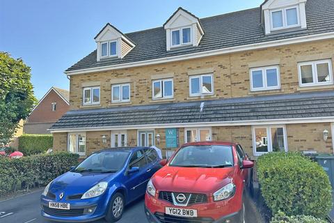 2 bedroom maisonette for sale, Amherst Place, Ryde