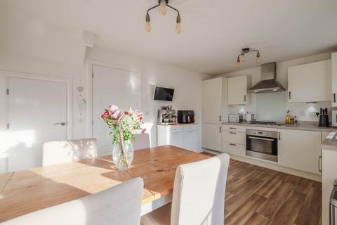 3 bedroom end of terrace house for sale, Thomas Wroe Way, Holmfirth HD9