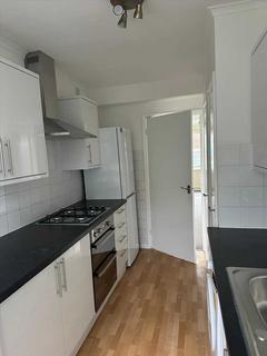 2 bedroom apartment to rent, Slough SL3