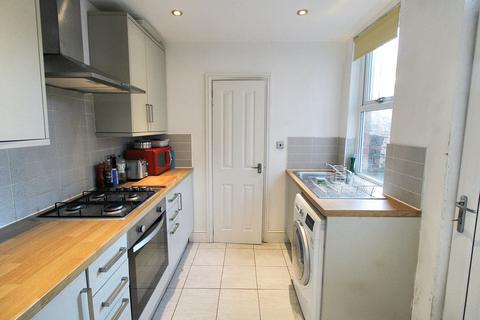 2 bedroom ground floor flat for sale, Warton Terrace, Heaton, Newcastle upon Tyne, Tyne and Wear, NE6 5DX