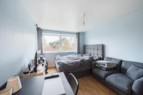 Studio to rent, Kendrick Road,  Reading,  RG1