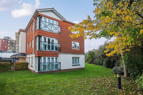 2 bedroom flat for sale, Canute Road, Southampton, Hampshire, SO14