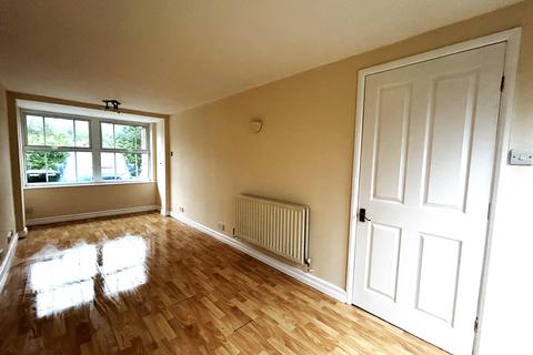 3 bedroom terraced house to rent, Delapre Drive, Banbury OX16