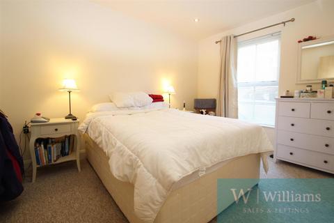 3 bedroom flat for sale, Ampthill House, East Hill Road, Ryde