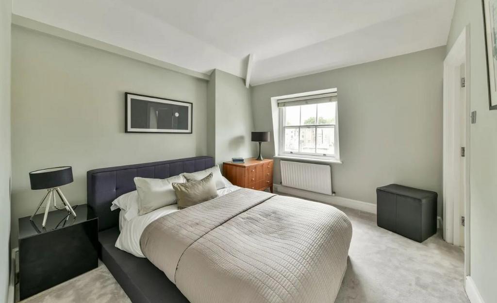 Bed 4.jpg