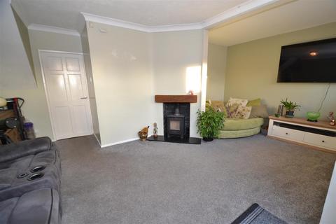 27 Garden Close, Wyke, Bradford, BD12 8DJ