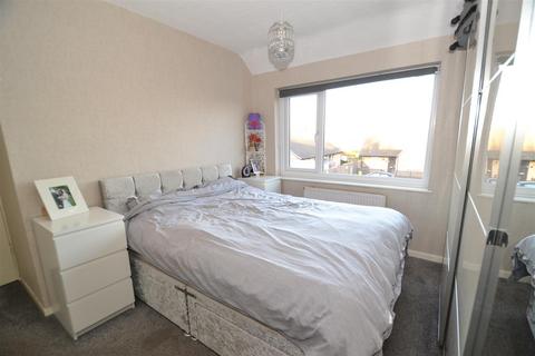27 Garden Close, Wyke, Bradford, BD12 8DJ