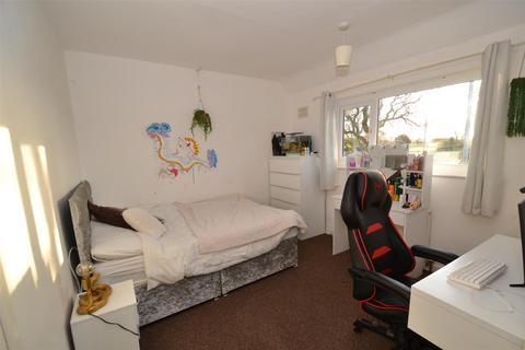 27 Garden Close, Wyke, Bradford, BD12 8DJ