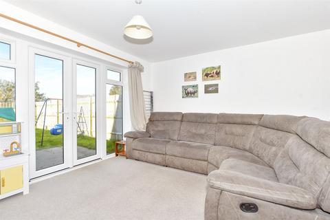 6 Brook Close, Nutbourne, Chichester, PO18 8FY