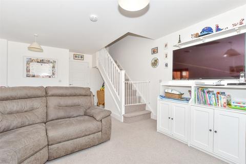 6 Brook Close, Nutbourne, Chichester, PO18 8FY