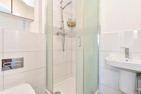 6 Brook Close, Nutbourne, Chichester, PO18 8FY