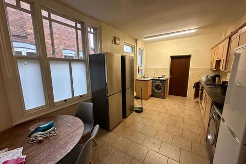 6 bedroom end of terrace house for sale, 8 Paget Street, Wolverhampton, West Midlands, WV1 4AR