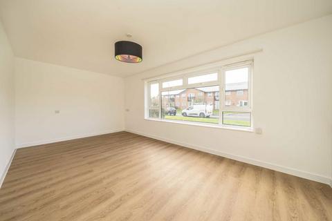 1 bedroom flat for sale, High Street, West Molesey KT8