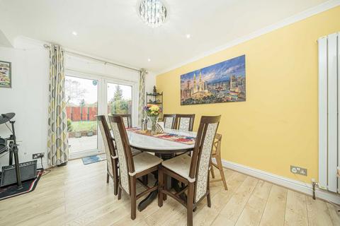 4 bedroom semi-detached house for sale, Green Lane, Sunbury-On-Thames TW16