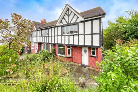 2 bedroom end of terrace house for sale, The Close, Colwyn Bay, Conwy, LL29