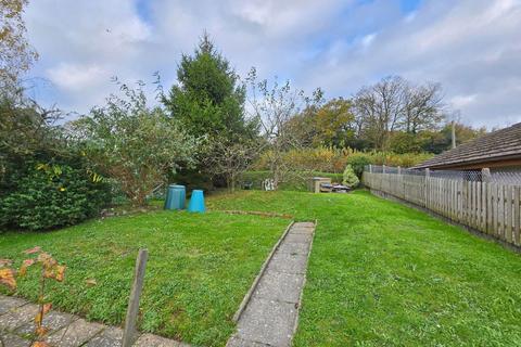 undefined, Lifton PL16