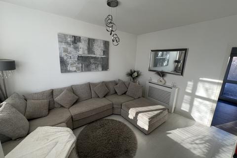 2 bedroom mews to rent, Colwyn Crescent, Stockport