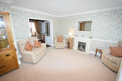 2 bedroom bungalow for sale, Canvey Island SS8