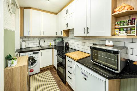 16 South Parade, Elland, HX5 0NP