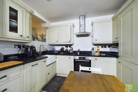 3 bedroom terraced house for sale, Elgar Road, Reading, Berkshire, RG2