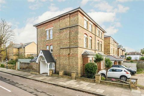 2 bedroom flat for sale, Stanley Road, Teddington TW11