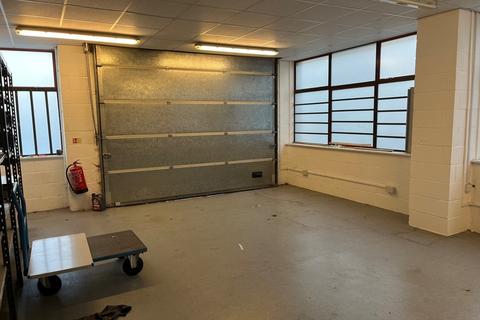 Warehouse to rent, Howard Way, Milton Keynes MK16