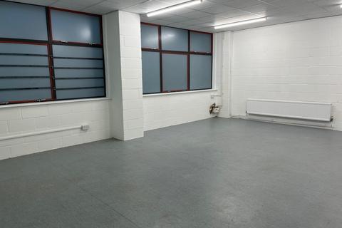 Warehouse to rent, Howard Way, Milton Keynes MK16