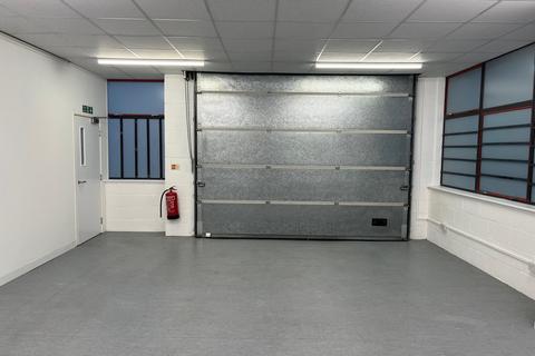 Warehouse to rent, Howard Way, Milton Keynes MK16